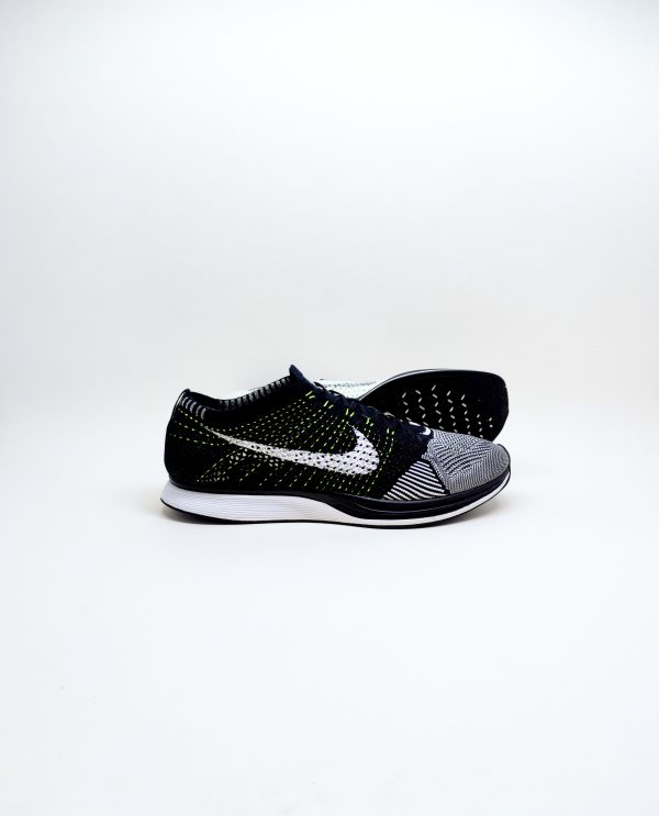 Nike Flyknit Racers Running - Image 2