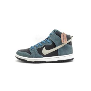 Nike SB Dunk High Pro